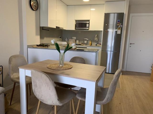 Bajo Con Jardin En Primera Linea De Playa Apartment Малага Екстериор снимка