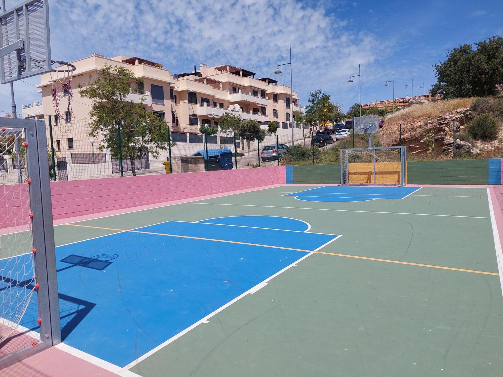 Bajo Con Jardin En Primera Linea De Playa Apartment Малага Екстериор снимка